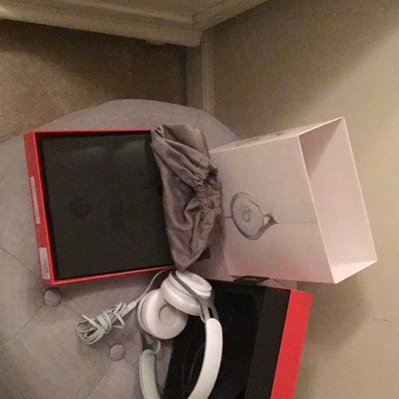 Beats EP - Picture 3 of 3